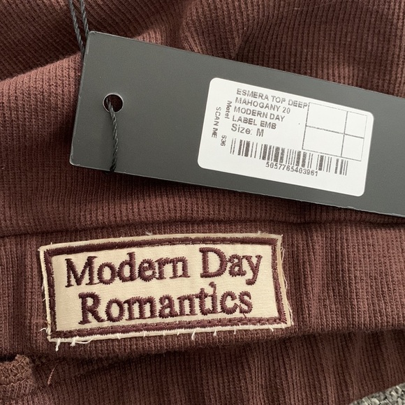 MOTEL ESMERA TOP DEEP MAHOGANY MODERN DAY LONG SLEEVE CROP TOP SIZE M - Picture 16 of 16